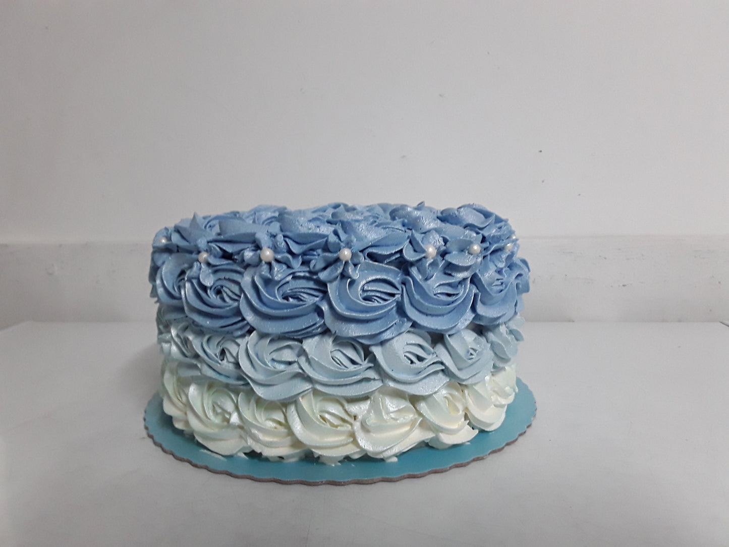 Bolo de Abacaxi Com Mousse de Chocolate Branco